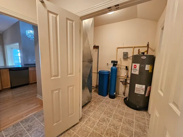 $1,950 | 1850 Stoney Lane, Unit 419, Slinger, WI 53086