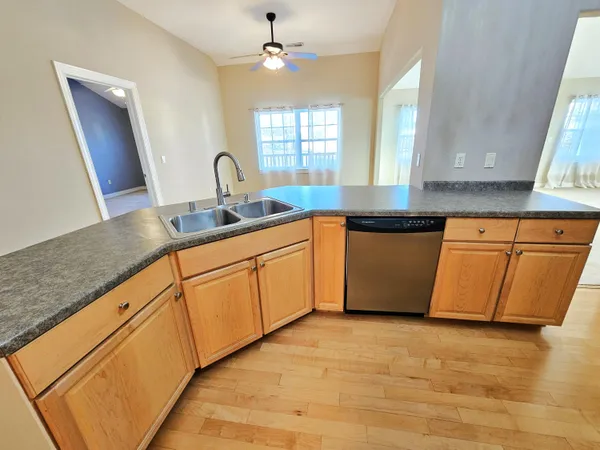 $1,950 | 1850 Stoney Lane, Unit 419, Slinger, WI 53086