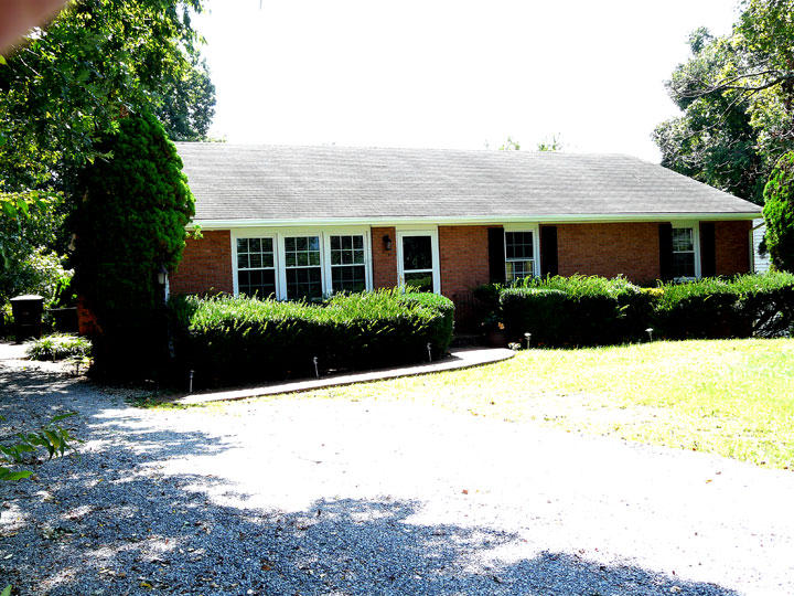 3662 Keagy Road Southwest Roanoke, VA 24018 - Photo 1 of 11 front