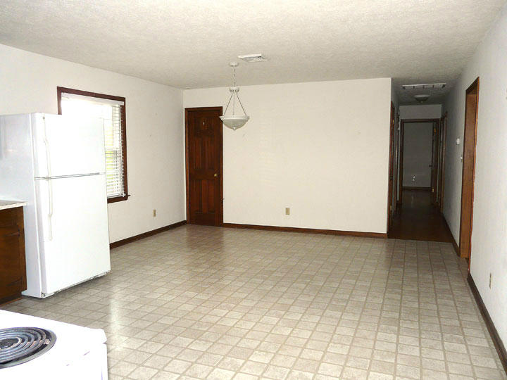 3662 Keagy Road Southwest Roanoke, VA 24018 - Photo 3 of 11 Kitchen-dining-area