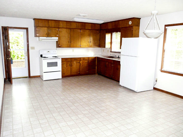 3662 Keagy Road Southwest Roanoke, VA 24018 - Photo 4 of 11 kitchen