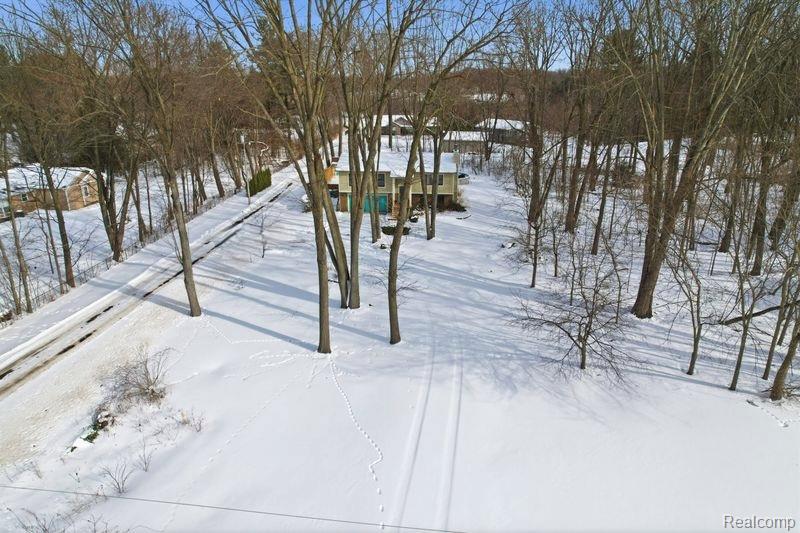 4531 Clifford Road Brighton, MI 48116 - Photo 23 of 26 Gallery Image 23