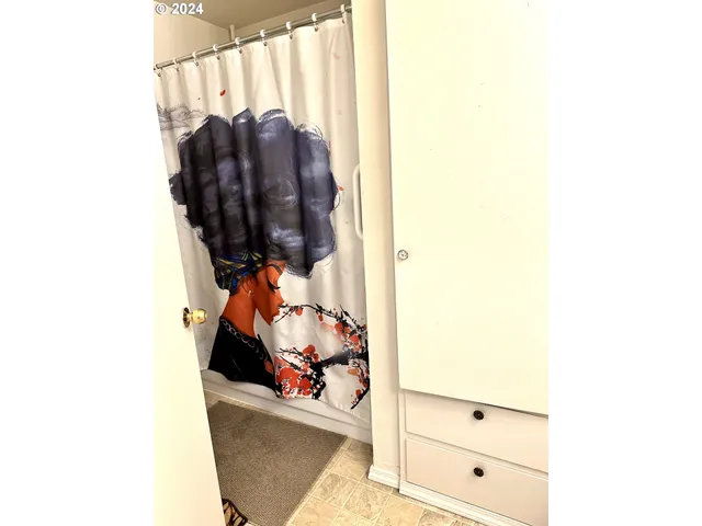 a view of utility room