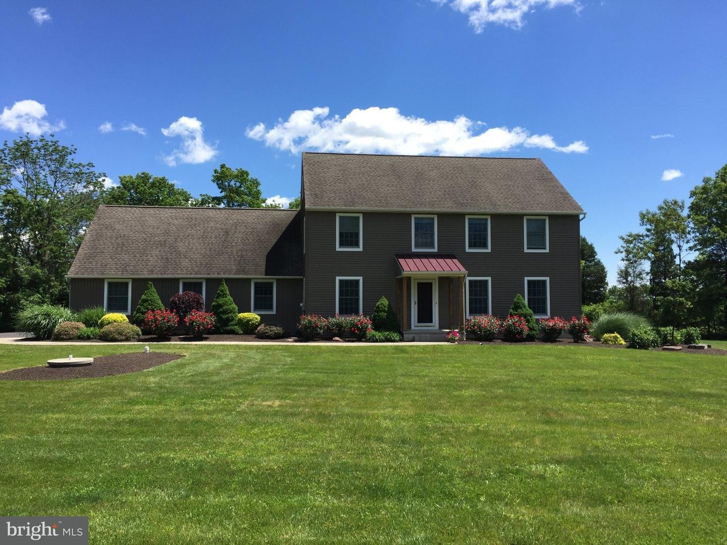 262 Ridge Road Telford, PA 18969 - Photo 2 of 25 Exterior Front