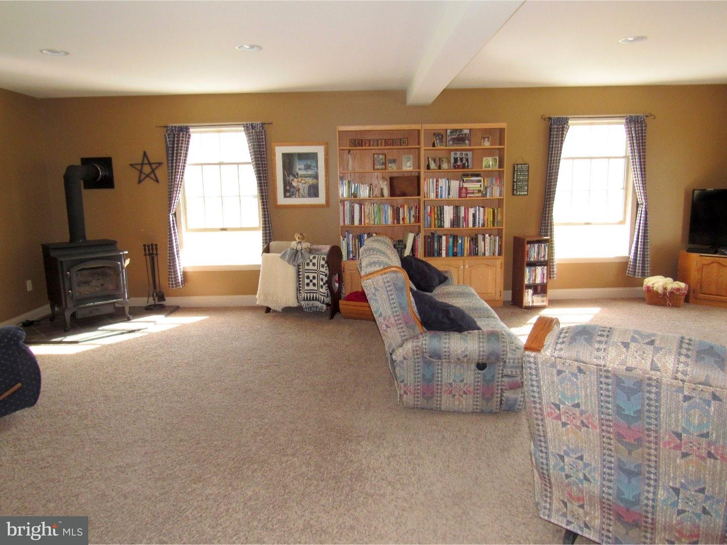 262 Ridge Road Telford, PA 18969 - Photo 15 of 25 Guest Room