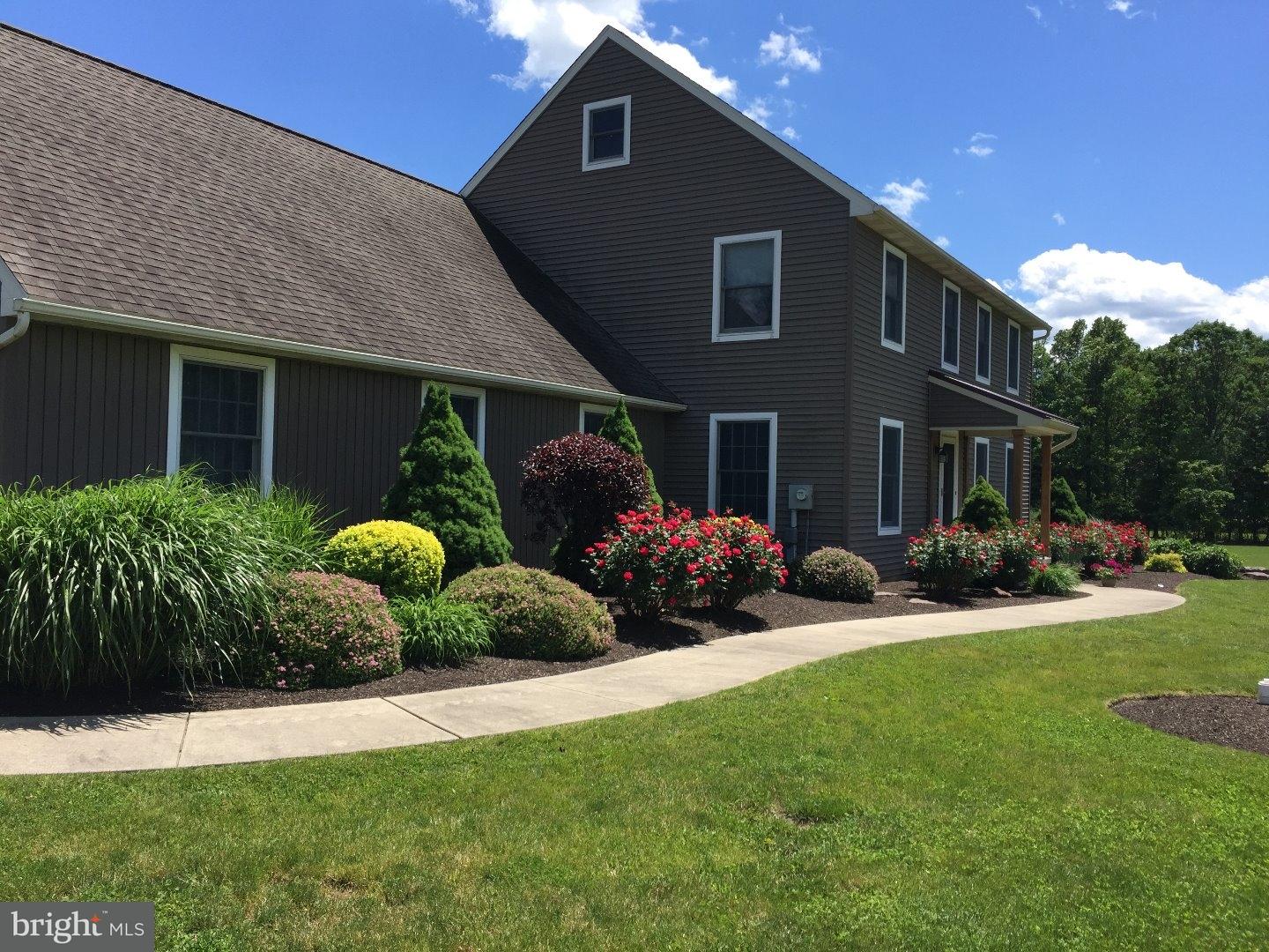 262 Ridge Road Telford, PA 18969 - Photo 4 of 25 Front Yard