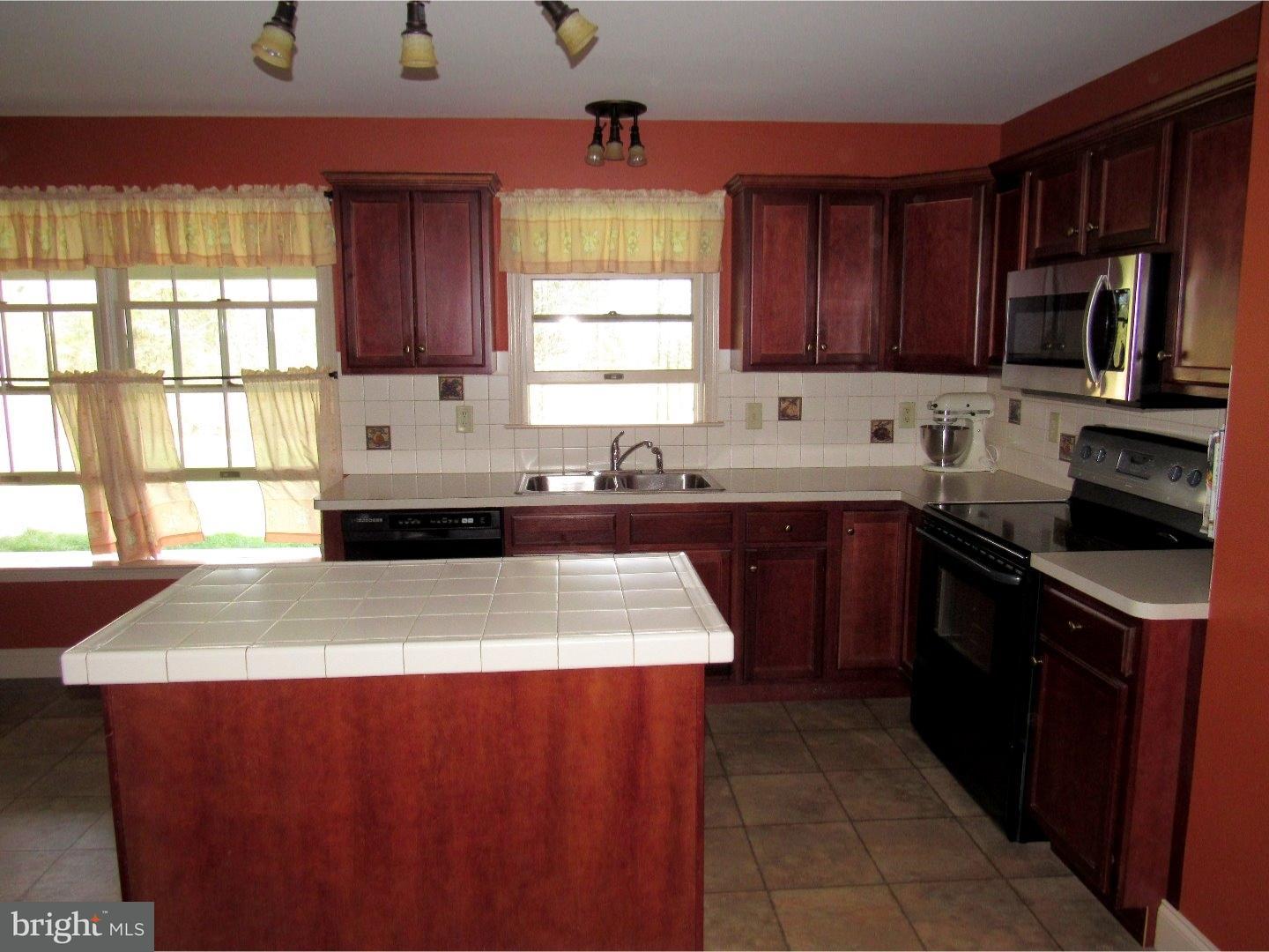 262 Ridge Road Telford, PA 18969 - Photo 5 of 25 Kitchen