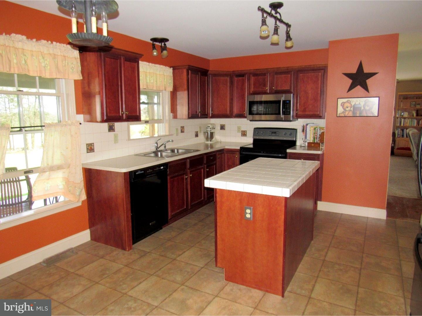 262 Ridge Road Telford, PA 18969 - Photo 7 of 25 Kitchen