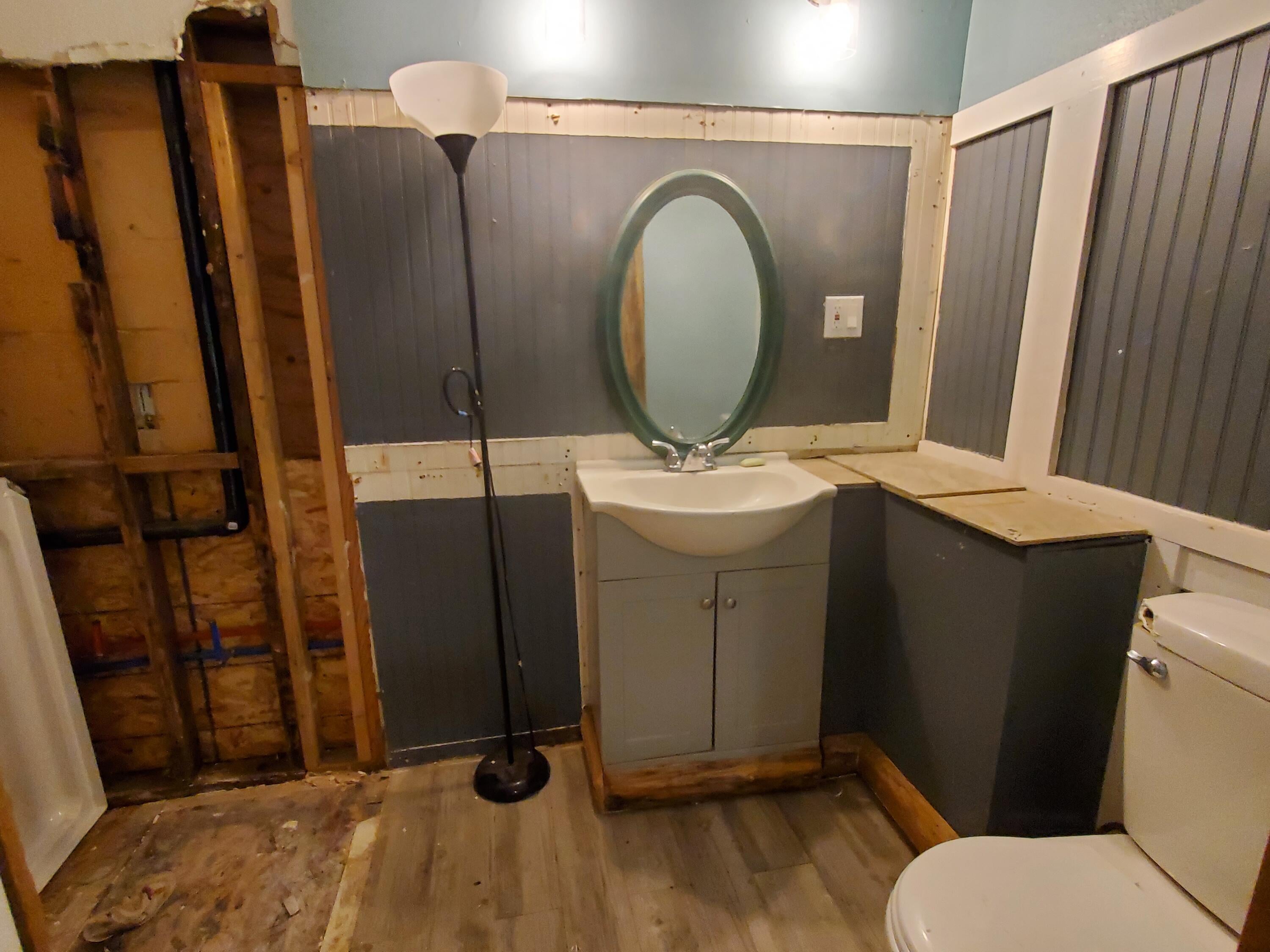 547 Barton Road Glendale, OR 97442 - Photo 15 of 35 Primary Bath. Needs to be finished