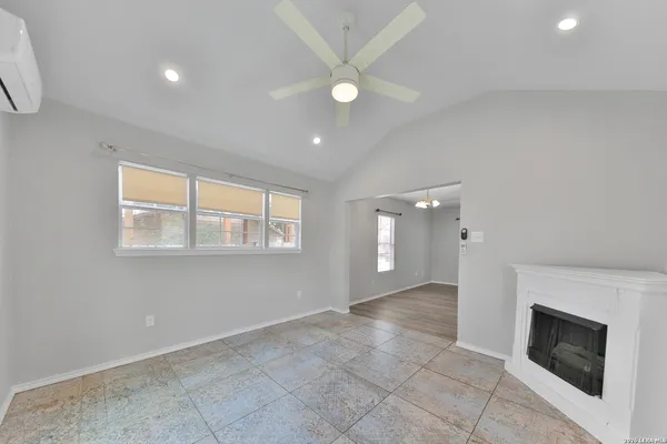 $1,125 | 106 Waugh Street, San Antonio, TX 78223