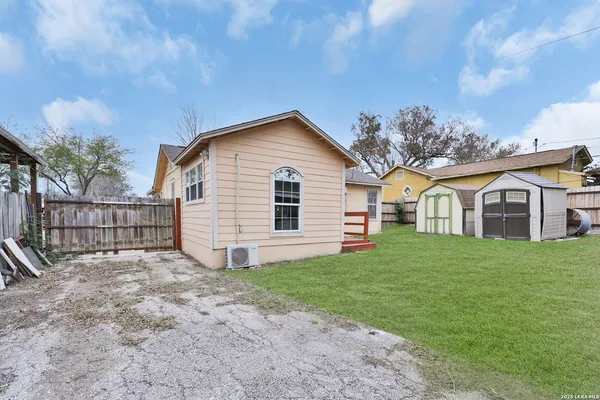 $1,125 | 106 Waugh Street, San Antonio, TX 78223