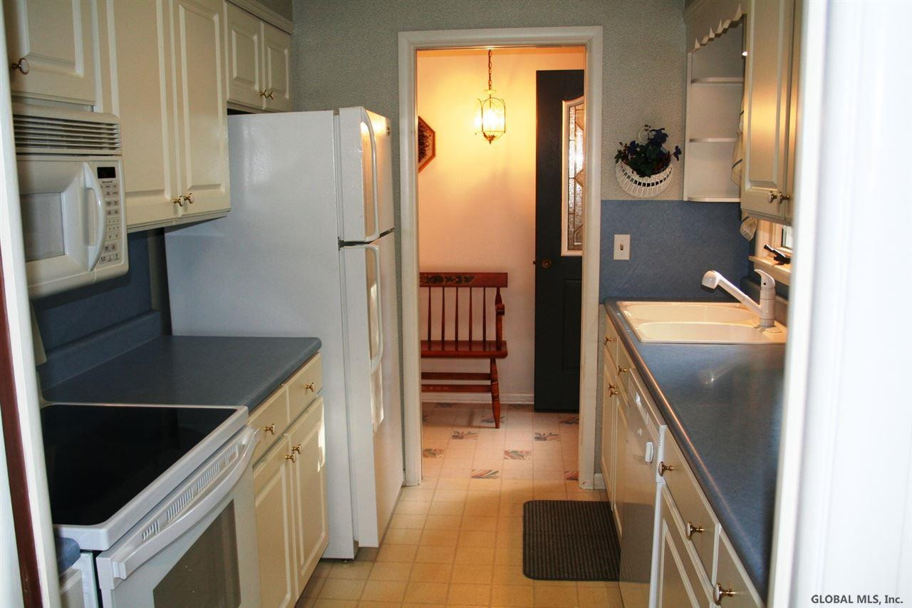 34 Carson Road Bethlehem, NY 12054 - Photo 6 of 16 Photo 6