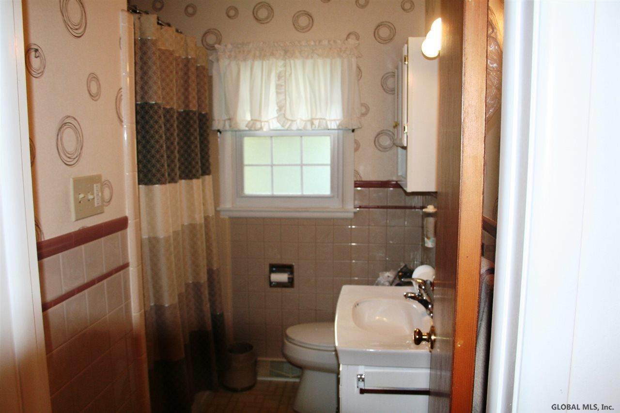 34 Carson Road Bethlehem, NY 12054 - Photo 10 of 16 Photo 10