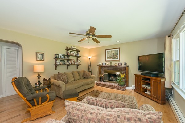 100 Folly Mill Road Salisbury, MA 01952 - Photo 5 of 25 Gallery Image 5