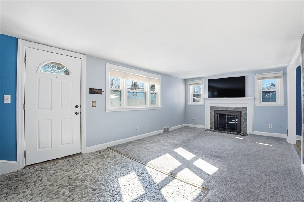 26 Tingley Road Braintree, MA 02184 - Photo 3 of 24