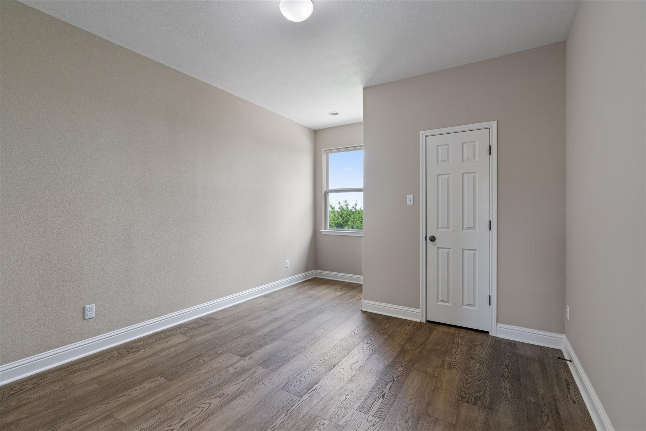 622 Cheyenne Lane Cedar Park, TX 78613 - Photo 26 of 40 Two of the three upstairs bedrooms share a guest bath, while this one enjoys its own ensuite