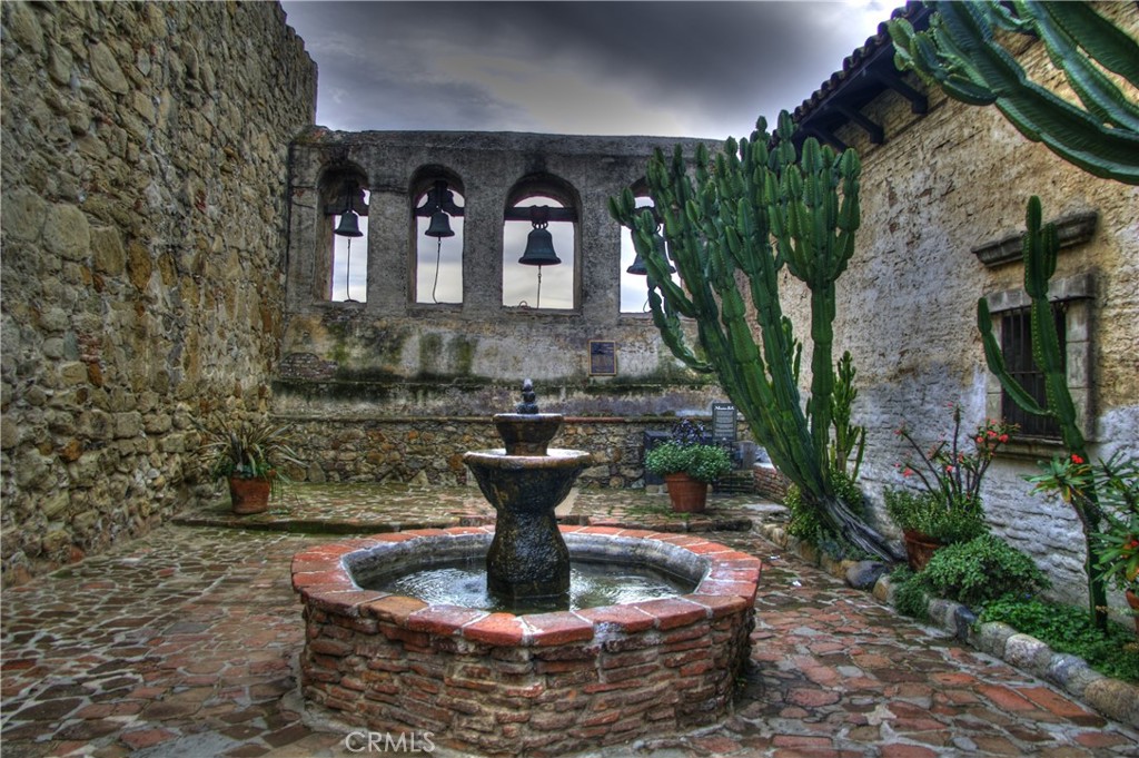 28111 Via Rueda San Juan Capistrano, CA 92675 - Photo 26 of 30 a view of a house with a fountain