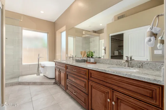 $725,000 | 180 North Mondel Drive, Gilbert, AZ 85233