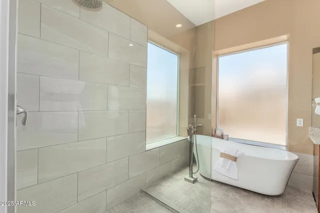 $725,000 | 180 North Mondel Drive, Gilbert, AZ 85233