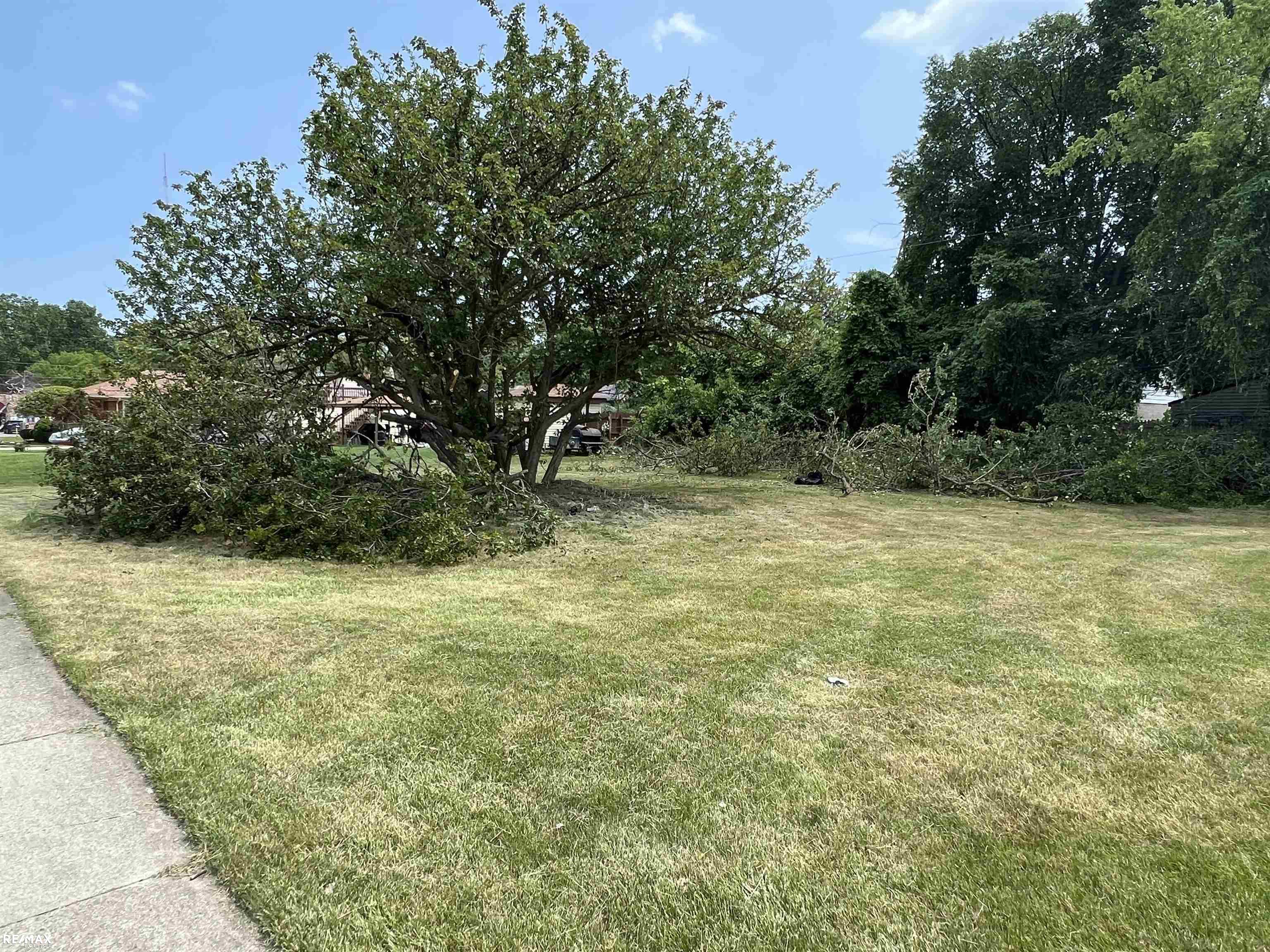 15 Mile Road Mount Clemens, MI 48043 - Photo 2 of 8