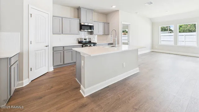 $268,500 | 121 Harvest Falls Drive, Broussard, LA 70518