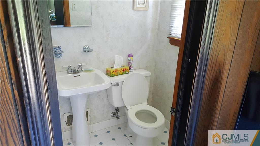 1237 Carlisle Road North Brunswick, NJ 08902 - Photo 14 of 20 Gallery Image 14