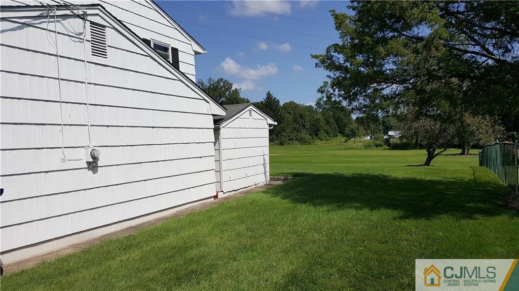 1237 Carlisle Road North Brunswick, NJ 08902 - Photo 17 of 20 Gallery Image 17