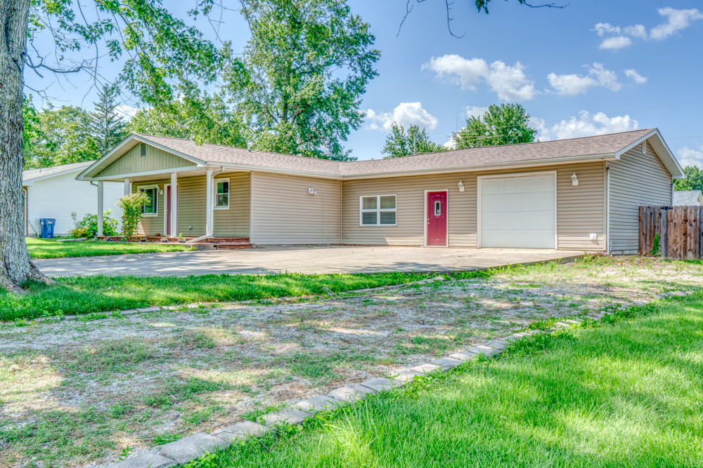 1104 Airport Road Mount Vernon, IL 62864 - Photo 4 of 46