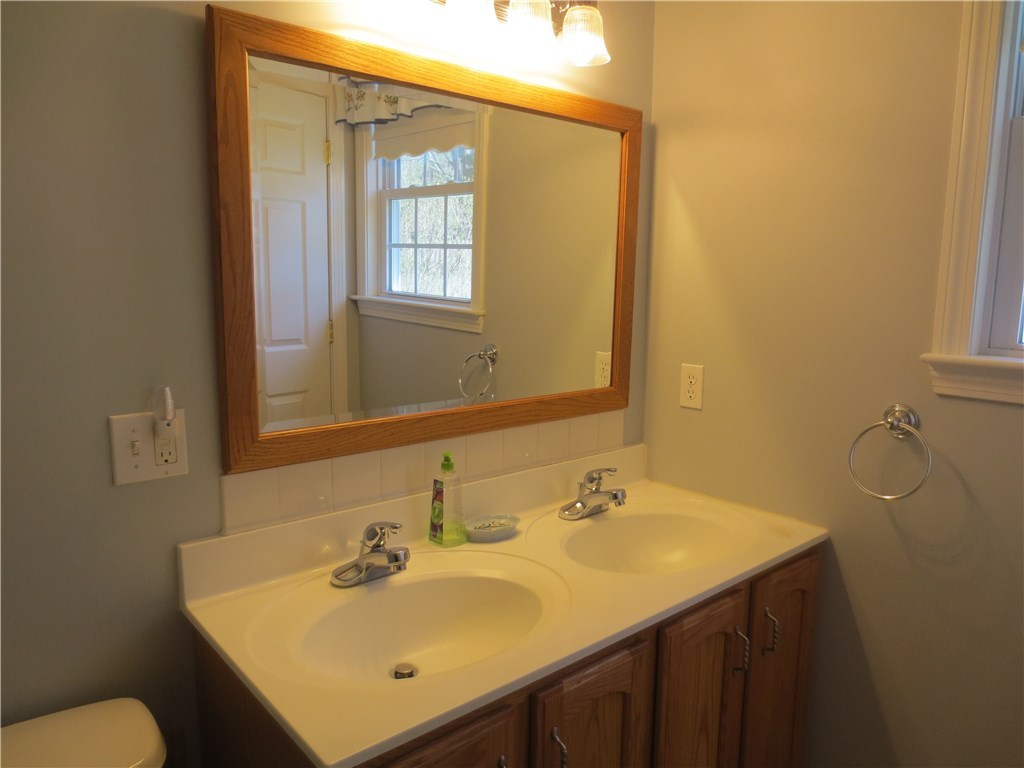 18 Macarthur Road Woonsocket, RI 02895 - Photo 21 of 28