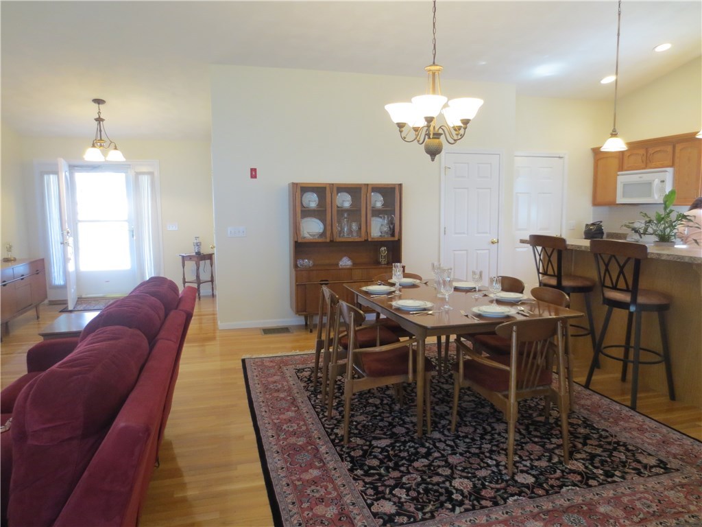 18 Macarthur Road Woonsocket, RI 02895 - Photo 10 of 28