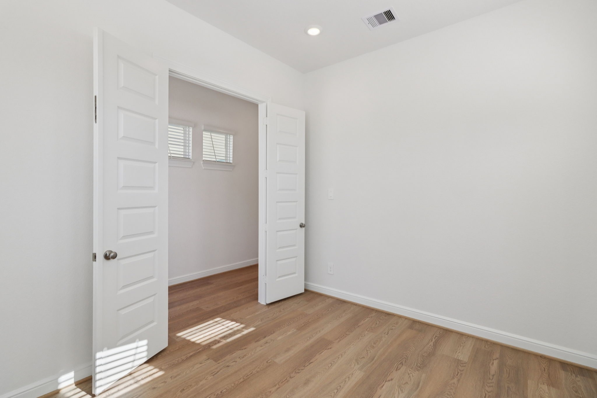 708 Topwater Trail Kemah, TX 77565 - Photo 15 of 43 a view of an empty room