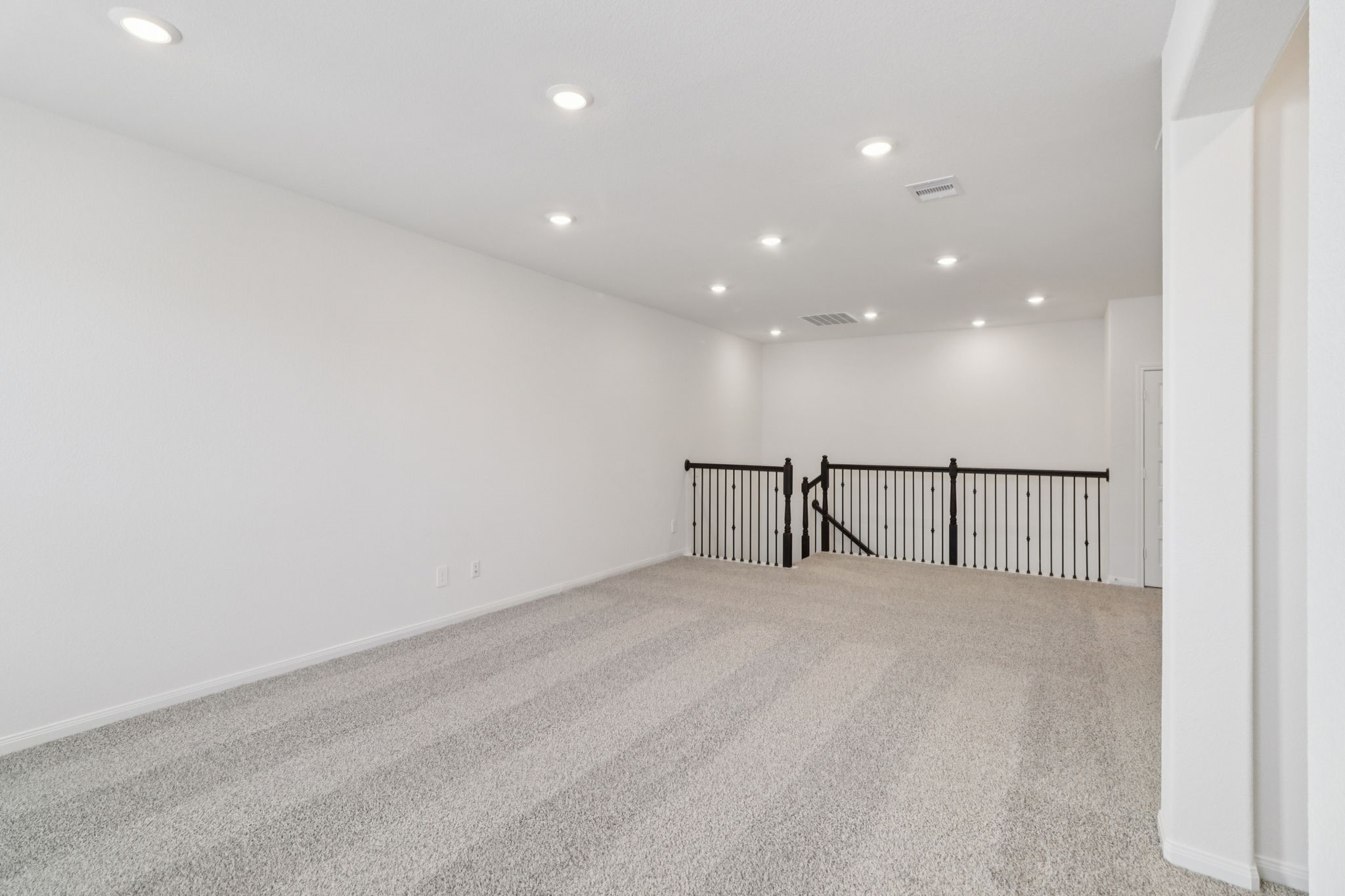 708 Topwater Trail Kemah, TX 77565 - Photo 23 of 43 a view of an empty room