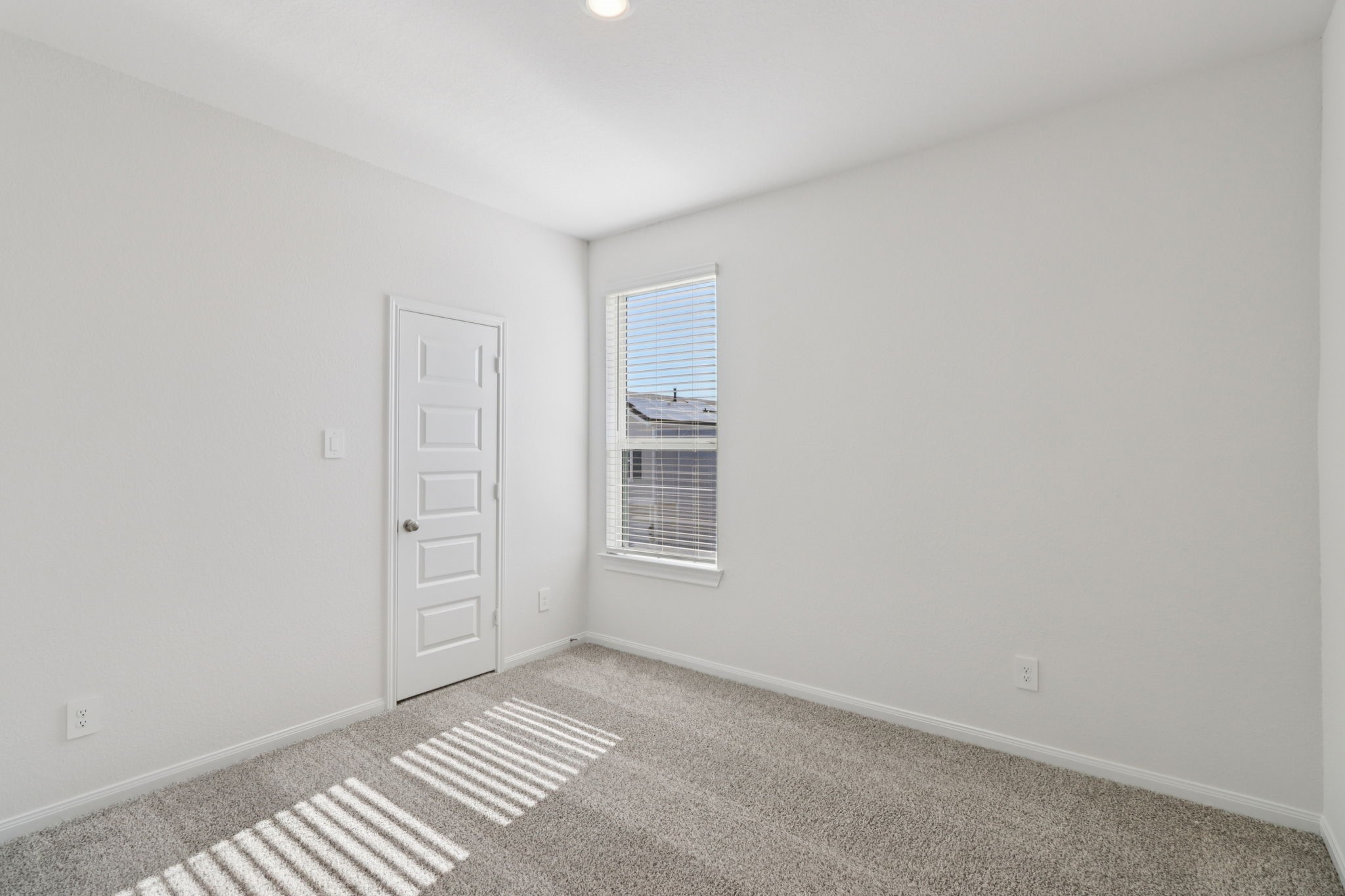 708 Topwater Trail Kemah, TX 77565 - Photo 25 of 43 a view of an empty room and window