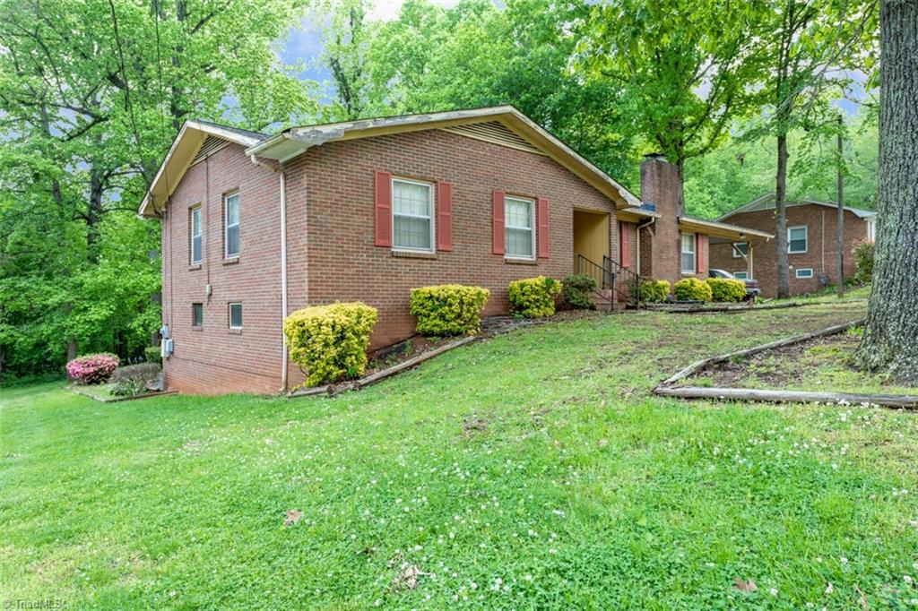 2575 Wallingford Road Northeast Winston-Salem, NC 27101 - Photo 2 of 20 Gallery Image 2