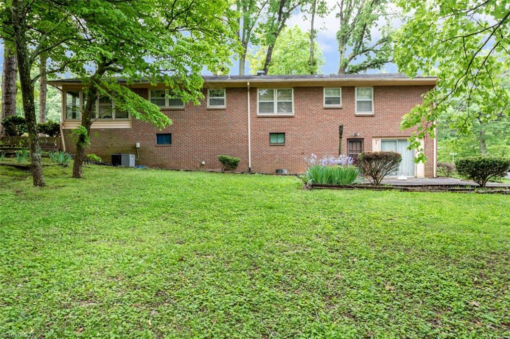 2575 Wallingford Road Northeast Winston-Salem, NC 27101 - Photo 3 of 20 Gallery Image 3
