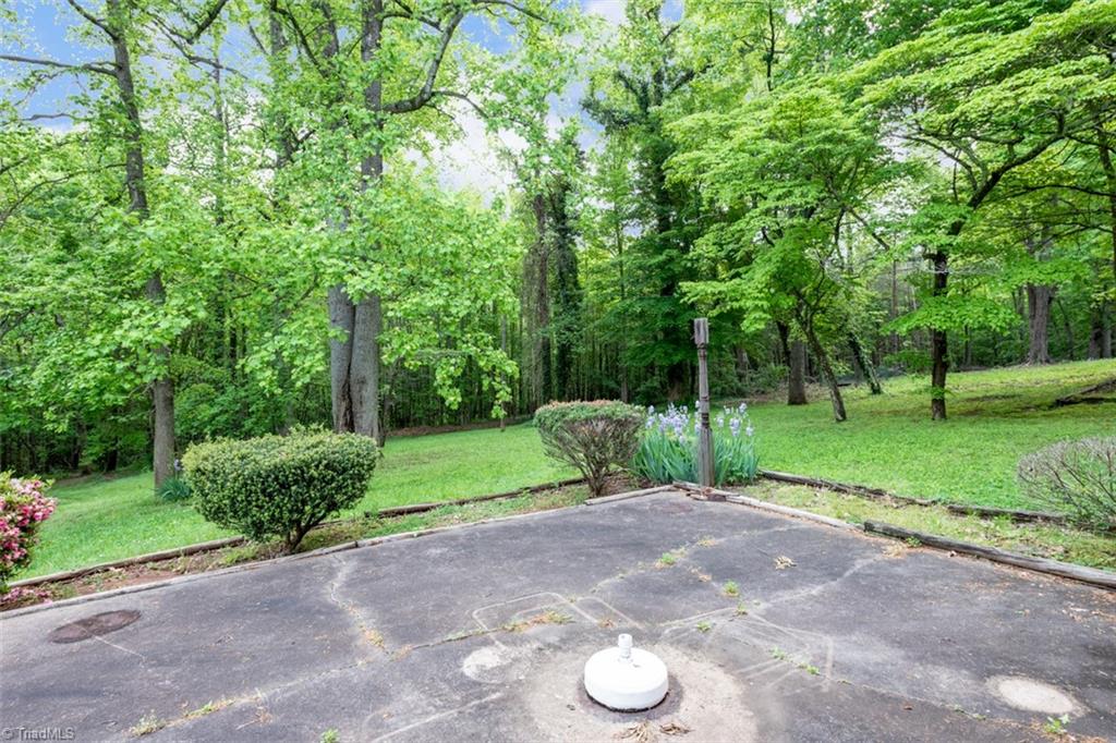 2575 Wallingford Road Northeast Winston-Salem, NC 27101 - Photo 4 of 20 Gallery Image 4