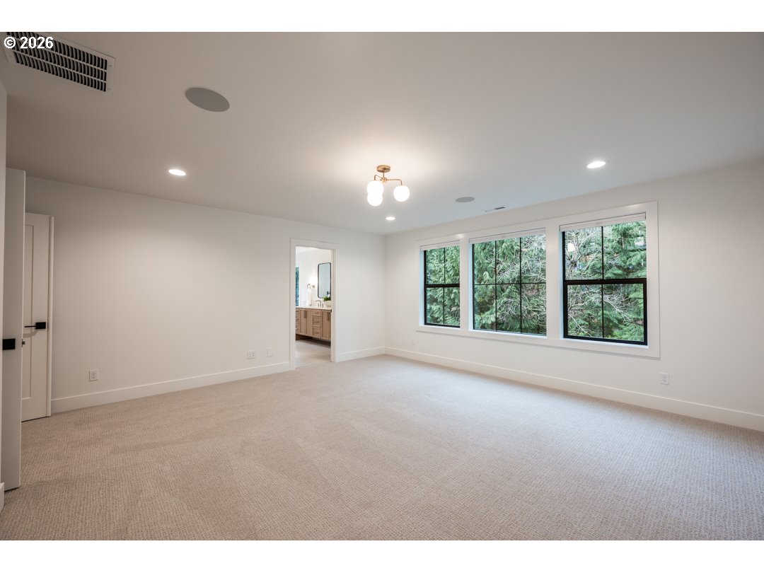 2764 Glenhaven Road Lake Oswego, OR 97034 - Photo 12 of 27 Owner's Suite Bedroom