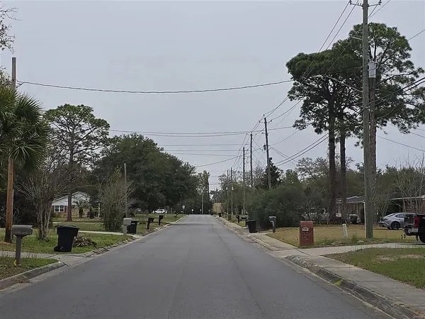 $5,000 | 7200 Tippin Avenue, Pensacola, FL 32504