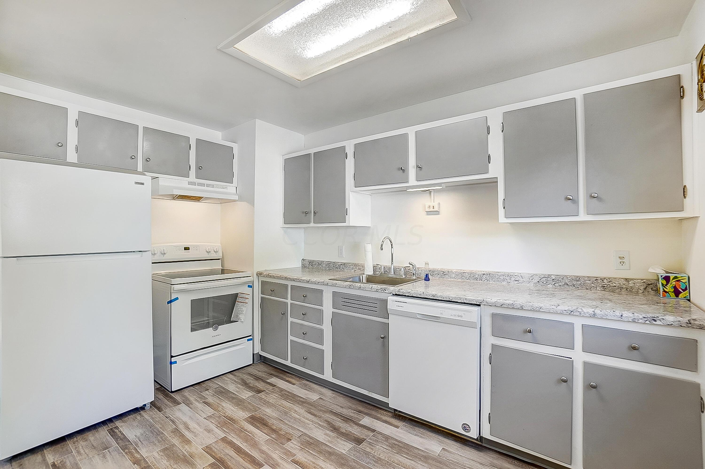 1589 Spaulding Road Dayton, OH 45432 - Photo 8 of 28 Kitchen