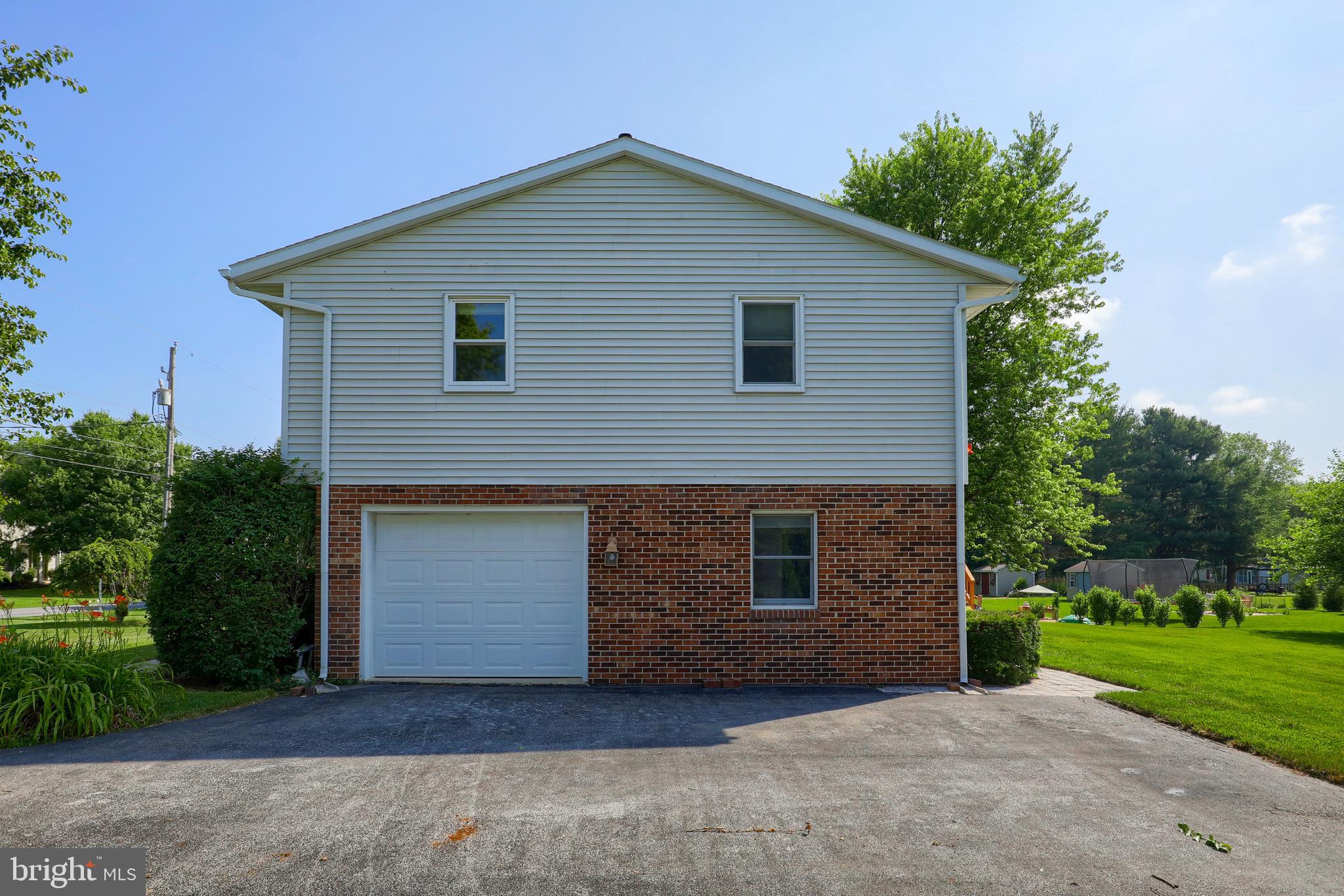 37 Longenecker Road Lititz, PA 17543 - Photo 2 of 50
