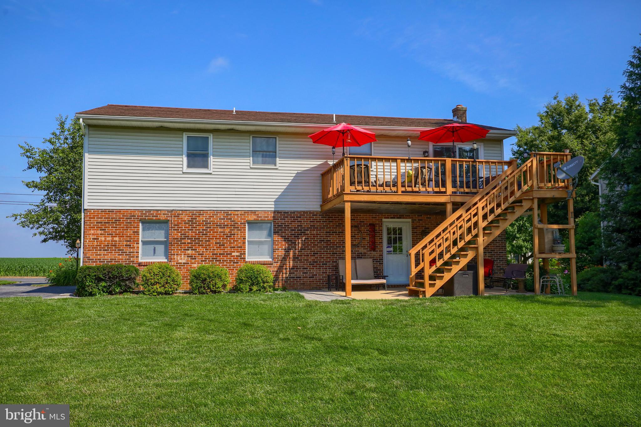37 Longenecker Road Lititz, PA 17543 - Photo 3 of 50