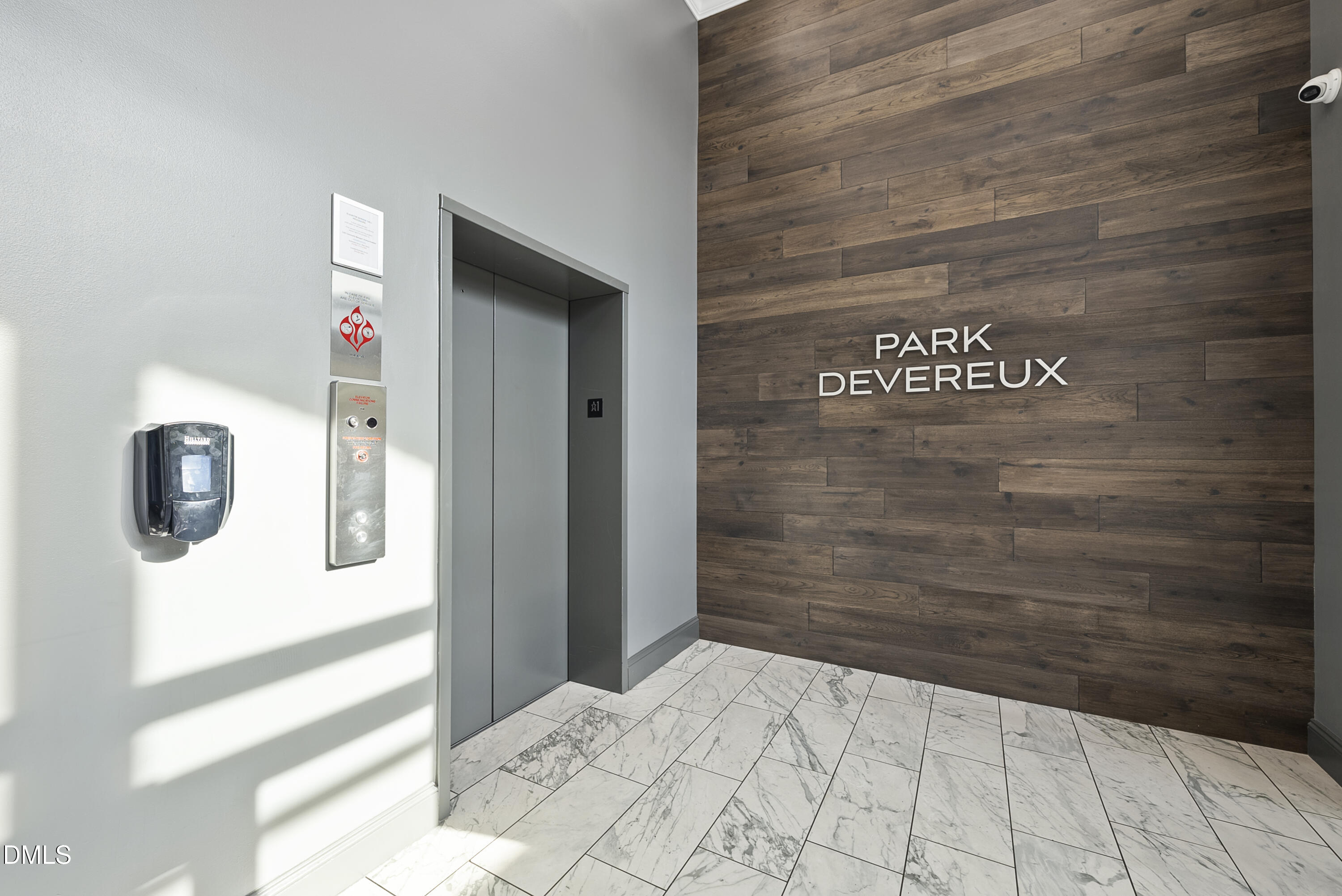 200 South Dawson Street, Unit 306 Raleigh, NC 27601 - Photo 3 of 24 a view of hallway