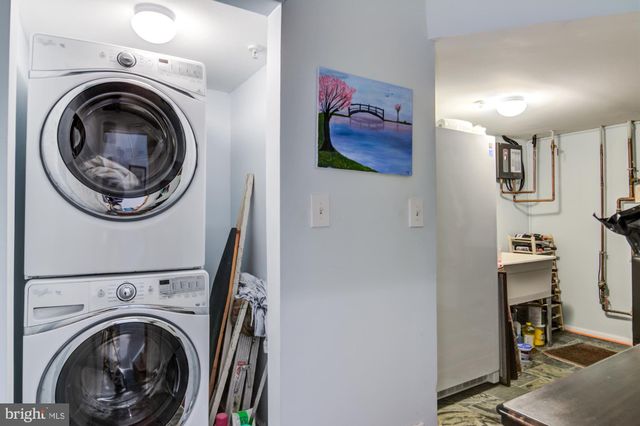 $351,100 | 408 Overlook Drive, Unit 8, Occoquan, VA 22125