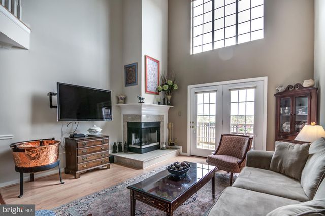 $351,100 | 408 Overlook Drive, Unit 8, Occoquan, VA 22125