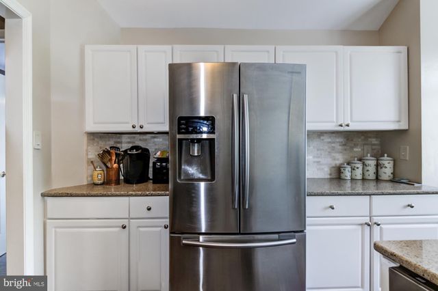 $351,100 | 408 Overlook Drive, Unit 8, Occoquan, VA 22125