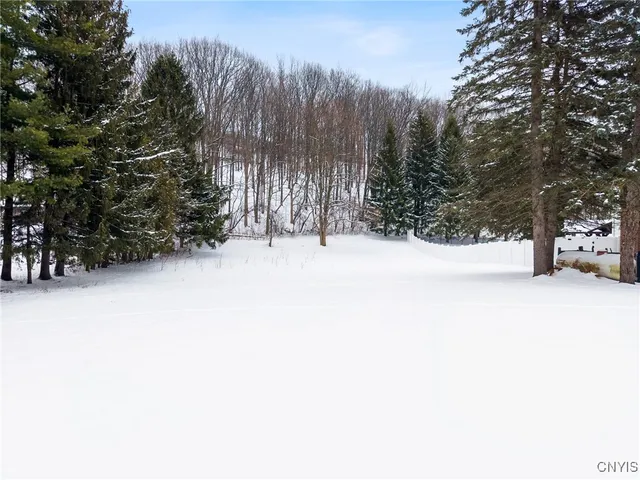 $199,900 | 1077 Nottingham Road, De Witt, NY 13078