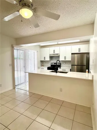 $1,950 | 5268 Coral Court, Unit 612, Orlando, FL 32811