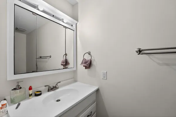 $285,000 | 220 Elizabeth Street, Unit A15, Chapel Hill, NC 27514