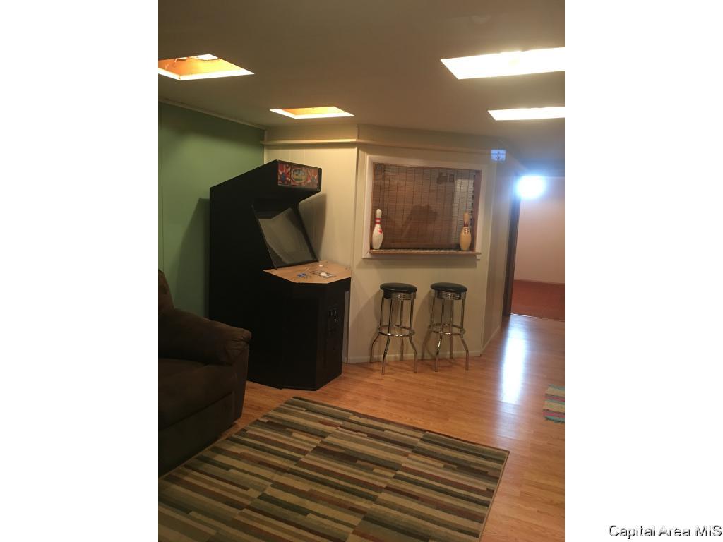 2740 Selkirk Road Springfield, IL 62702 - Photo 23 of 32