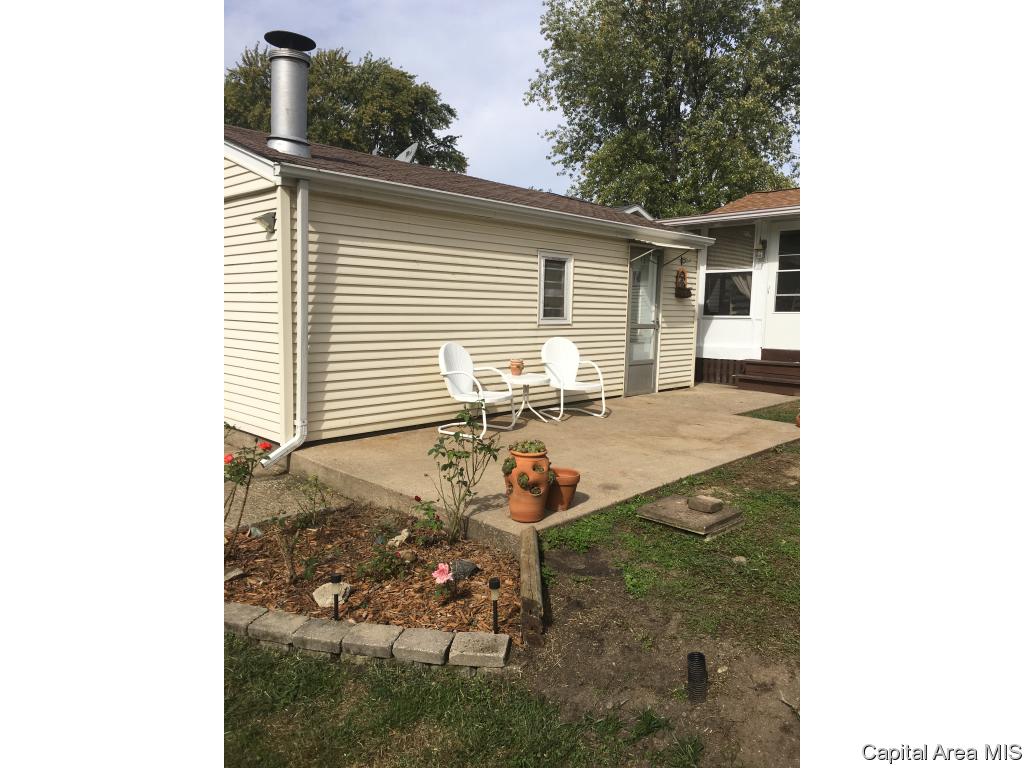 2740 Selkirk Road Springfield, IL 62702 - Photo 4 of 32
